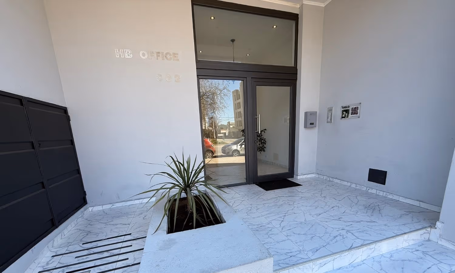 Frente de oficina en alquiler en Balcarce