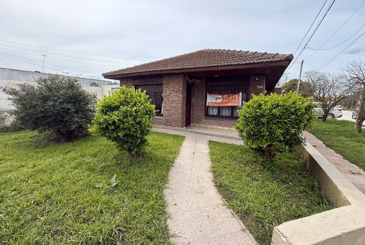 Frente de casa en venta en Balcarce