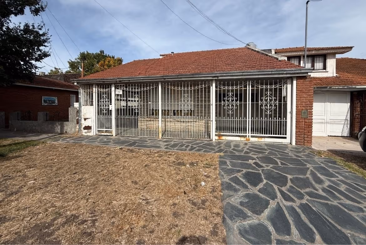 Frente de casa en venta en Mar del Plata