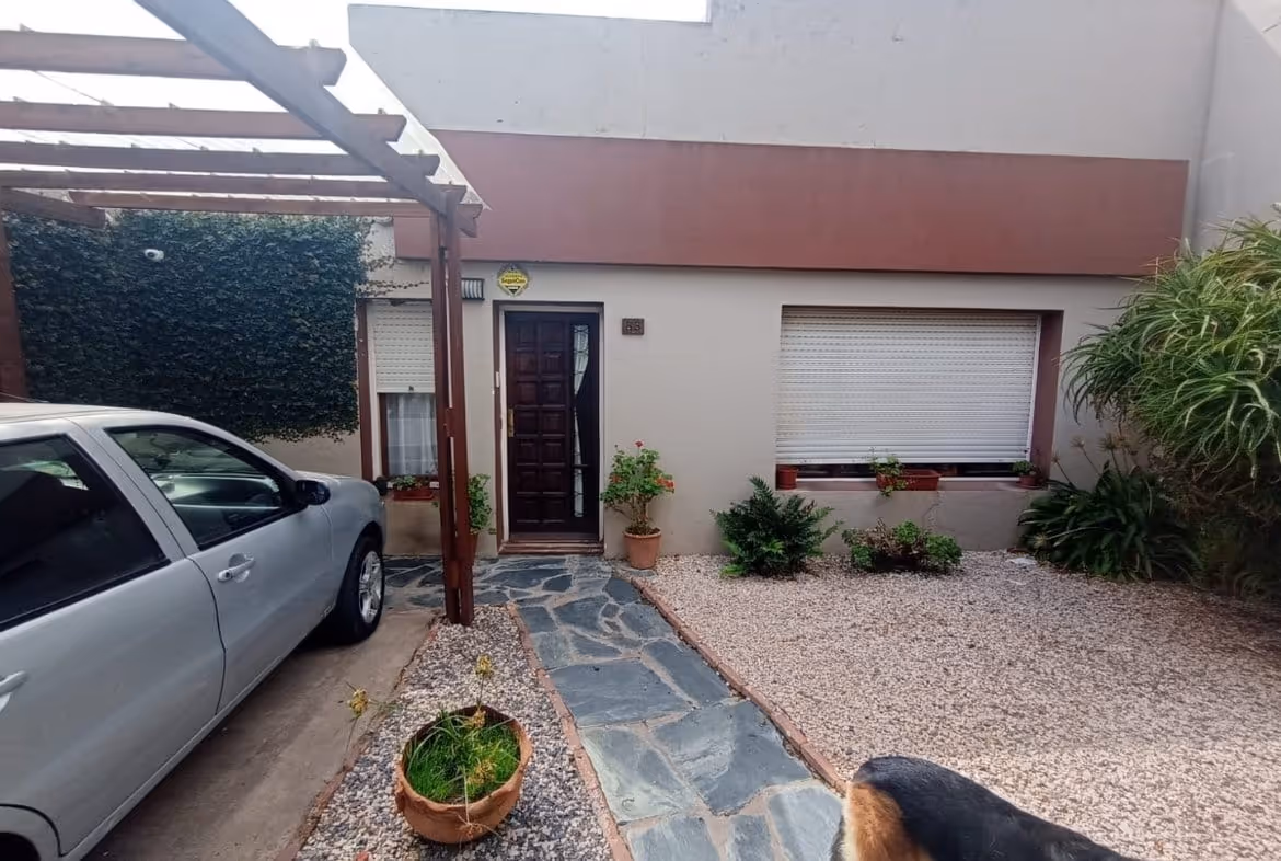 Frente de casa en venta en Balcarce