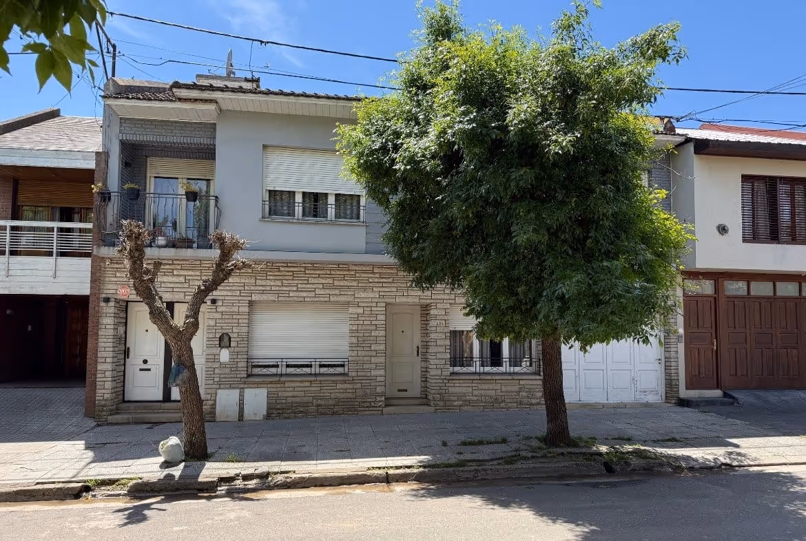 Frente de casa en venta en Balcarce