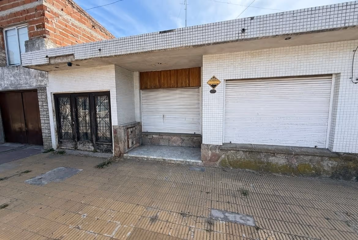 Frente de casa en venta en Balcarce