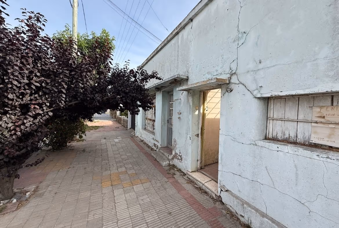Frente de casa en venta en Balcarce