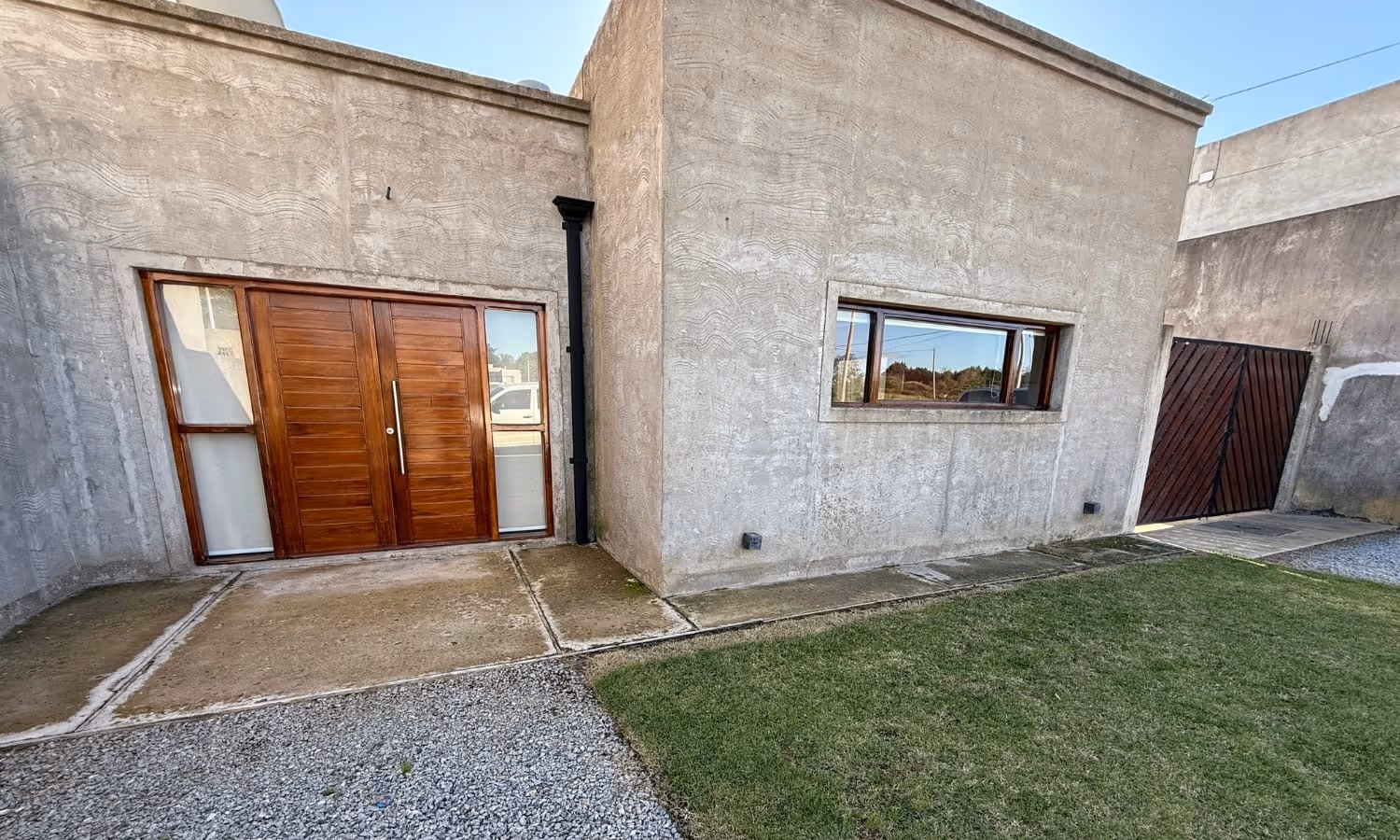 Frente de casa en venta en Balcarce