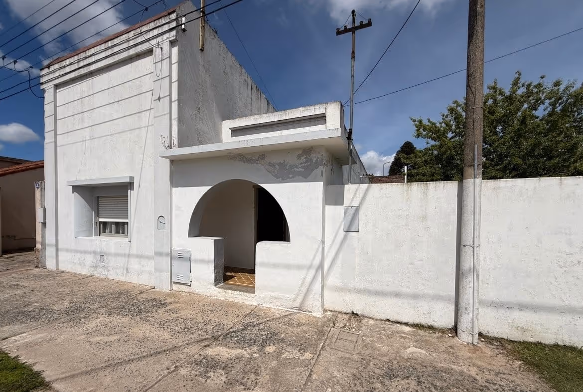 Frente de casa en venta en Balcarce