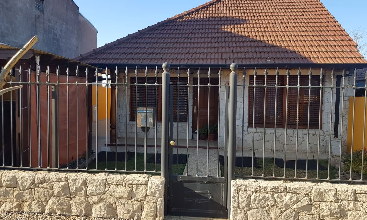 Frente de casa en venta en Balcarce