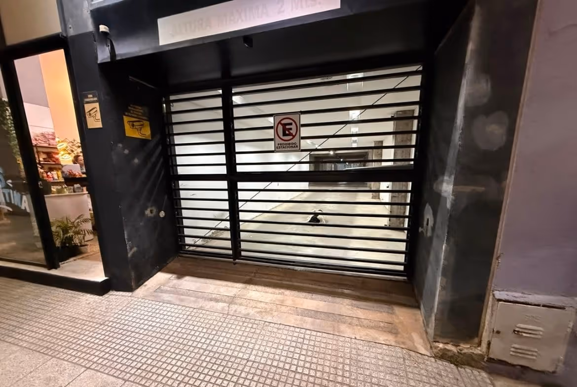 Frente de cochera en venta en Balcarce
