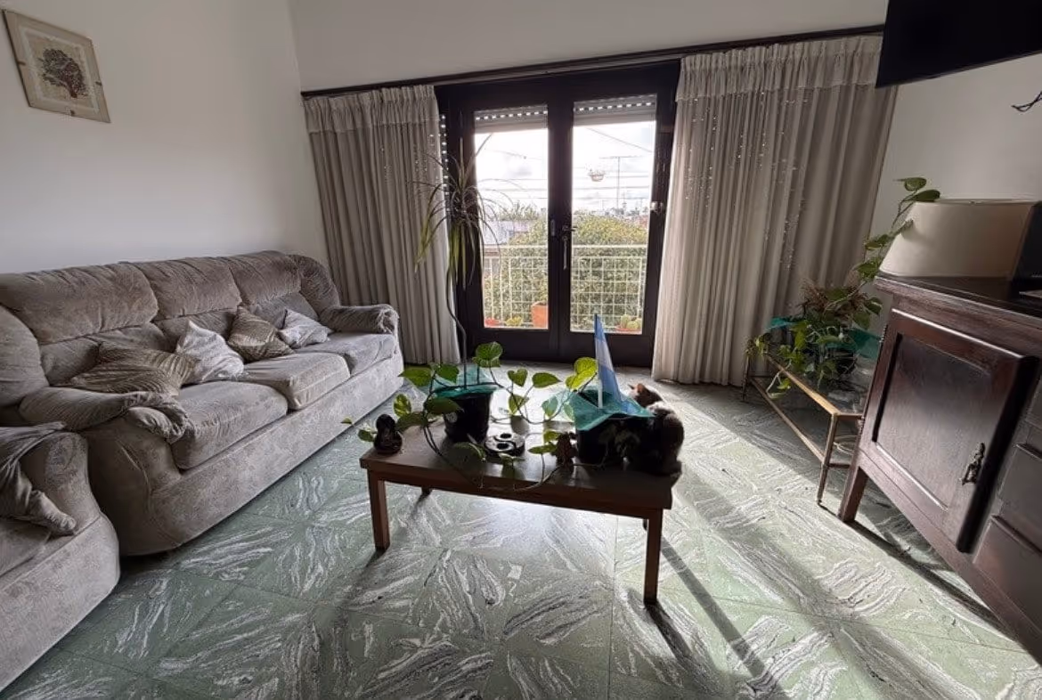 Frente de departamento en venta en Balcarce