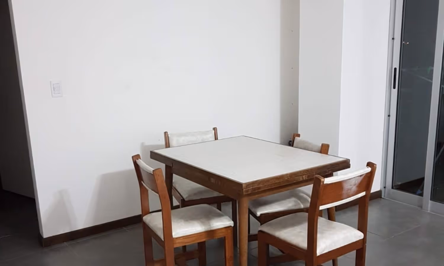 Frente de departamento en venta en Balcarce