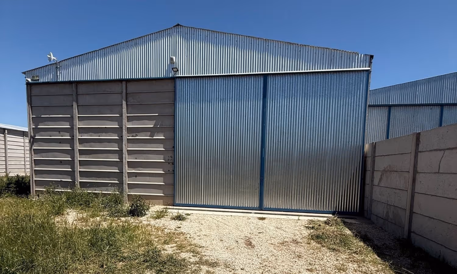 Frente de galpón en venta en Balcarce