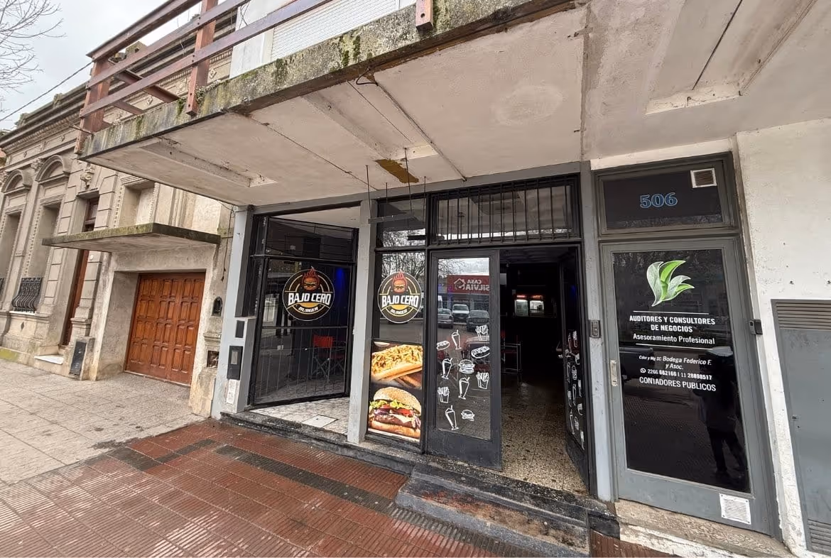 Frente de local comercial en venta en Balcarce