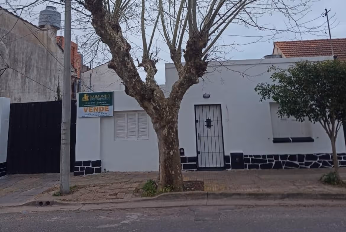 Frente de casa en venta en Mar del Plata