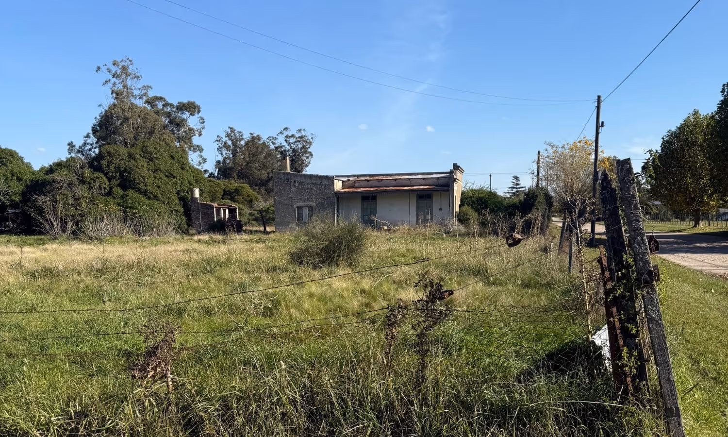 Frente de lote en venta en Los Pinos