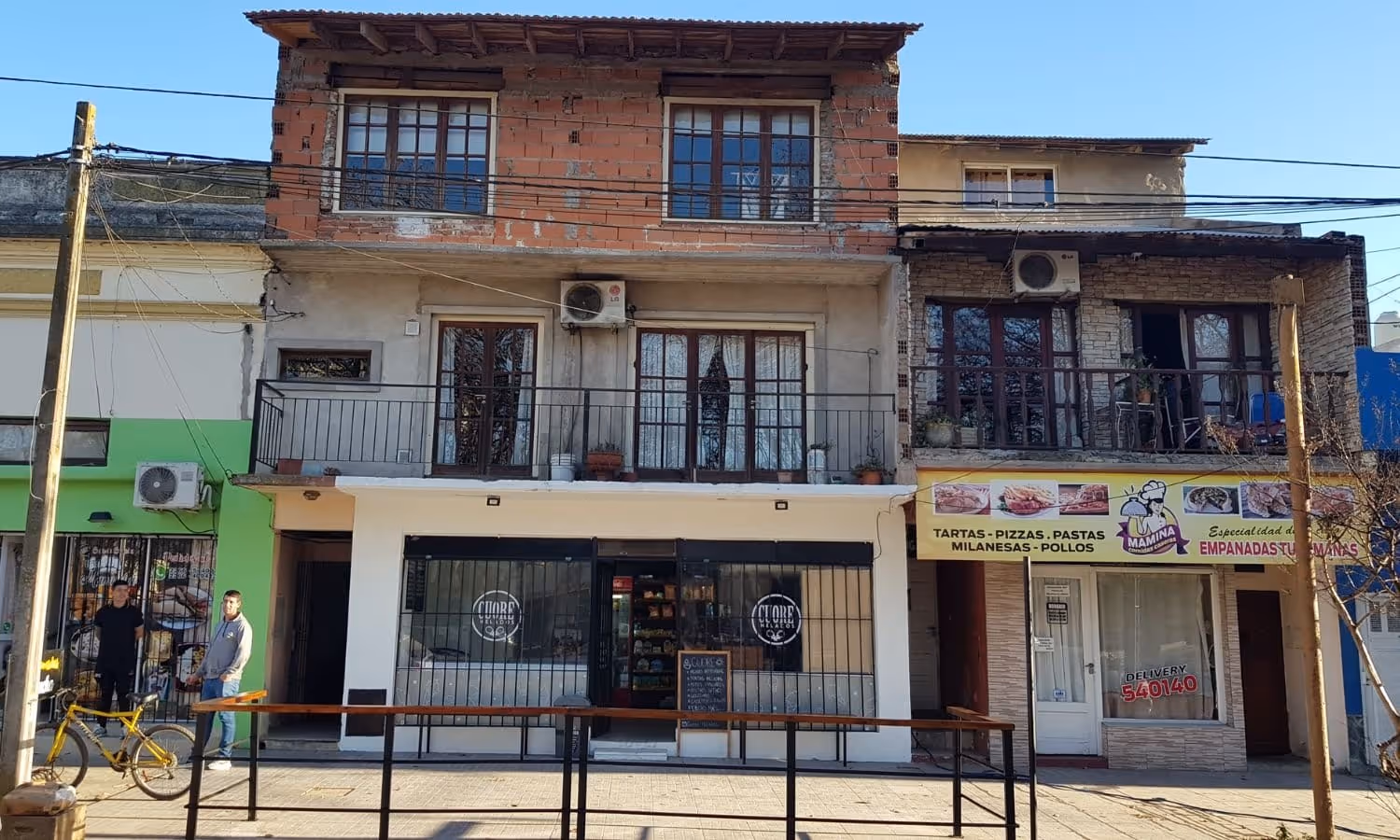 Frente de casa en venta en Balcarce
