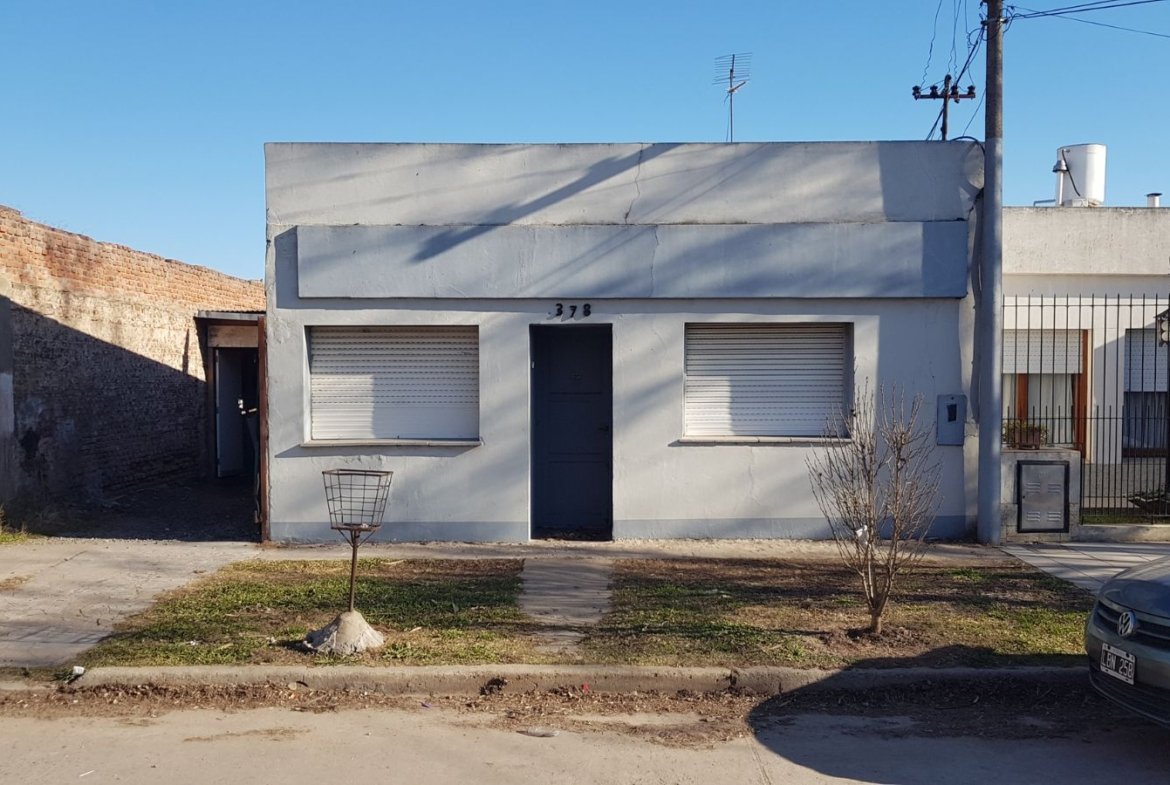 Casa con galpón a reciclar