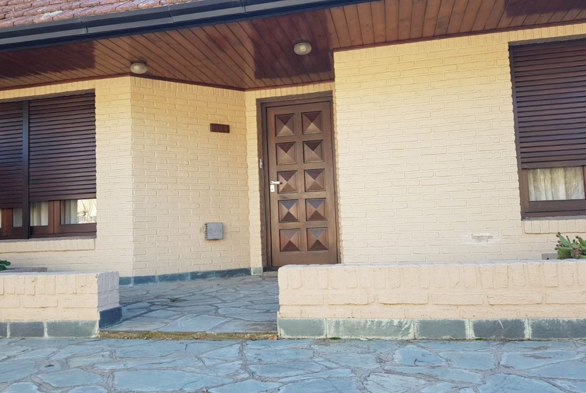casa con parque y pileta en venta