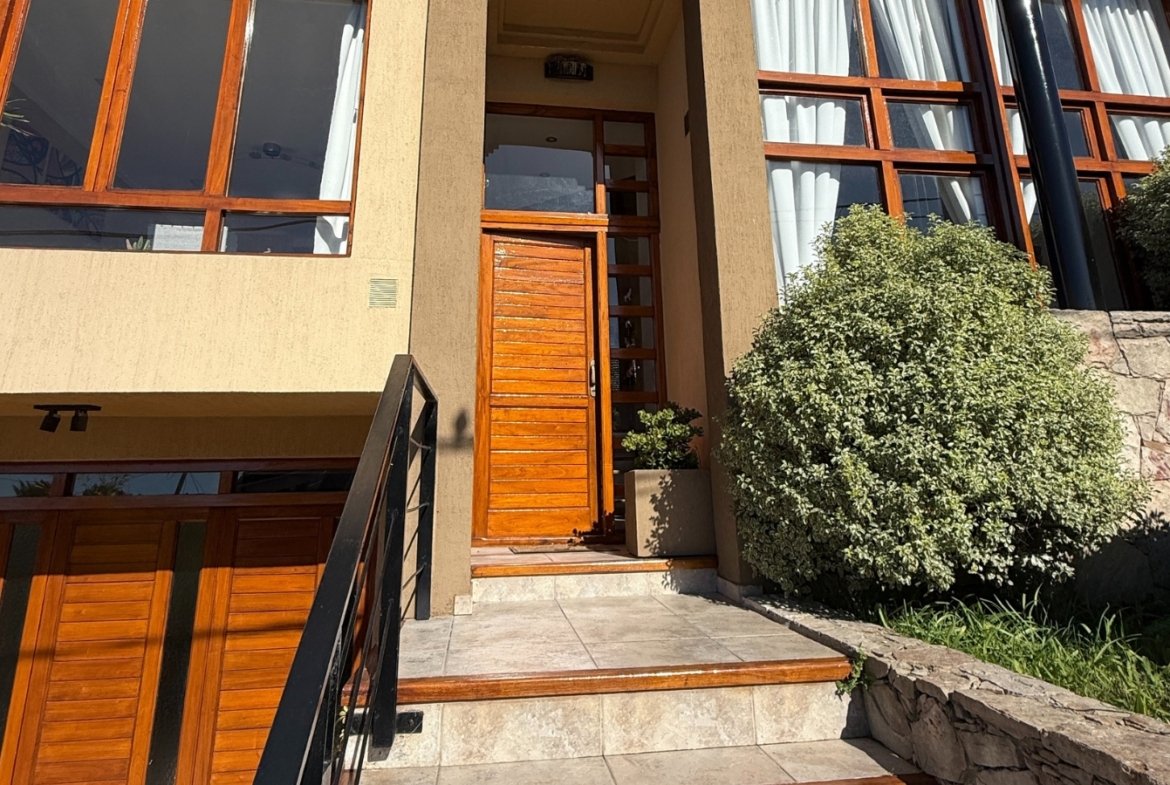 casa con pileta en Balcarce